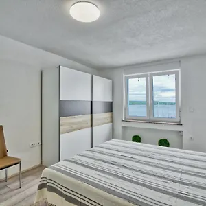  Appartamento Marina With Sea View Croazia